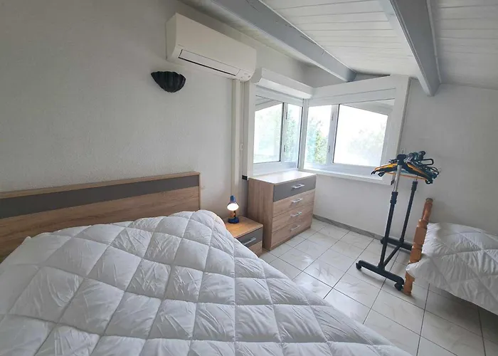 Apartment 2 Pieces Mezzanine Acces Plage, Parking Prive ! - Fr-1-326-831 *